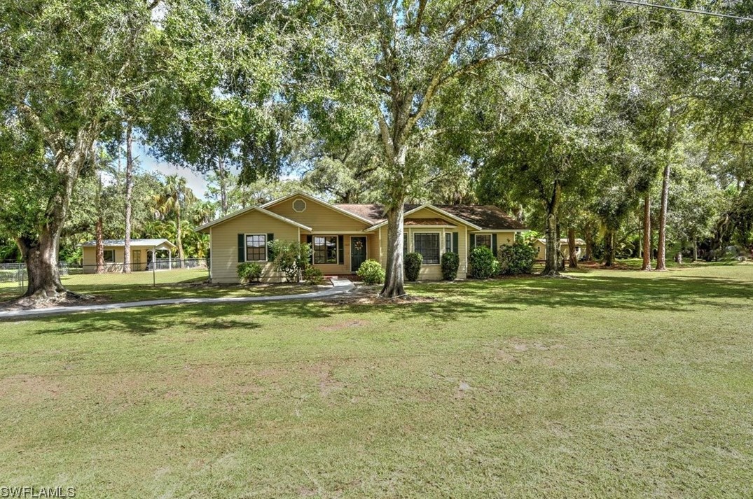 1662 Palm Ln, Labelle, FL 33935