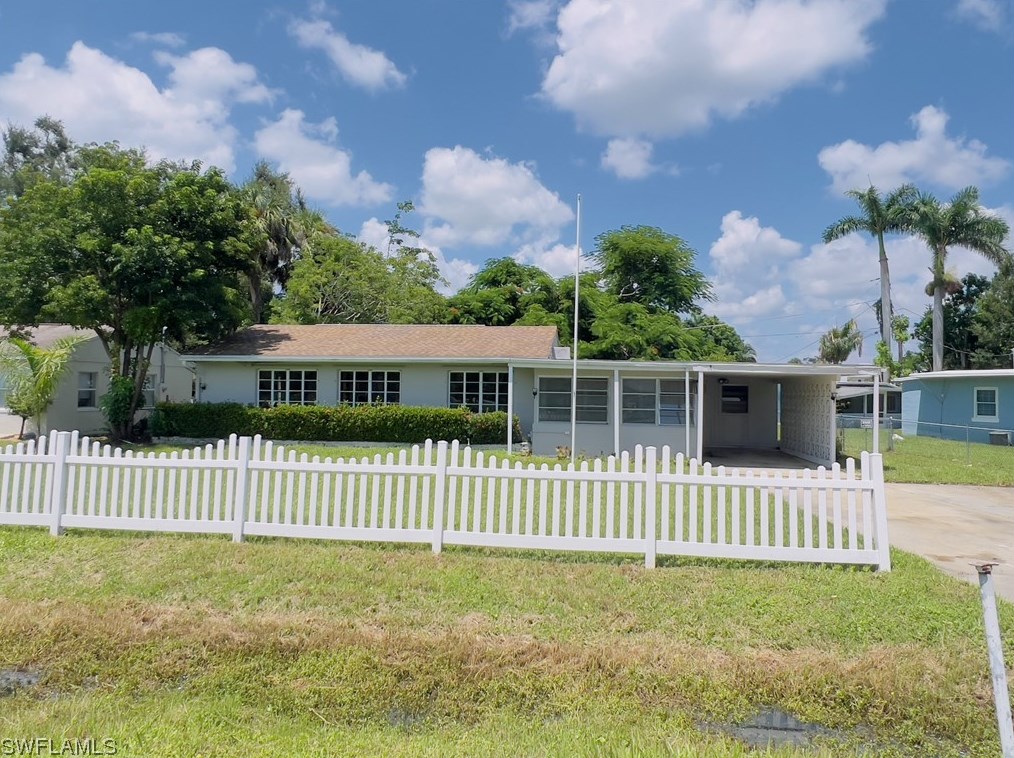 4461 Birmingham St, Fort Myers, FL 33905-2933