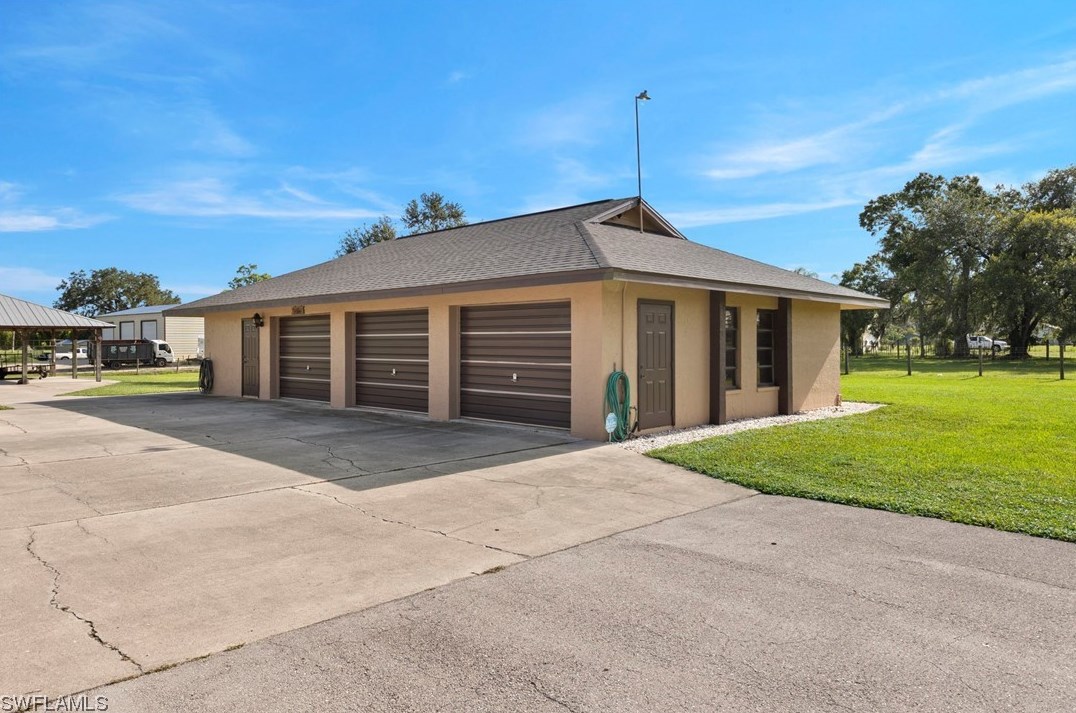 13751 River Rd, Fort Myers, FL 33905-7435