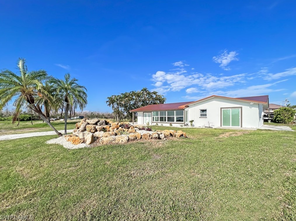 2201 Sanibel Blvd, Saint James City, FL 33956