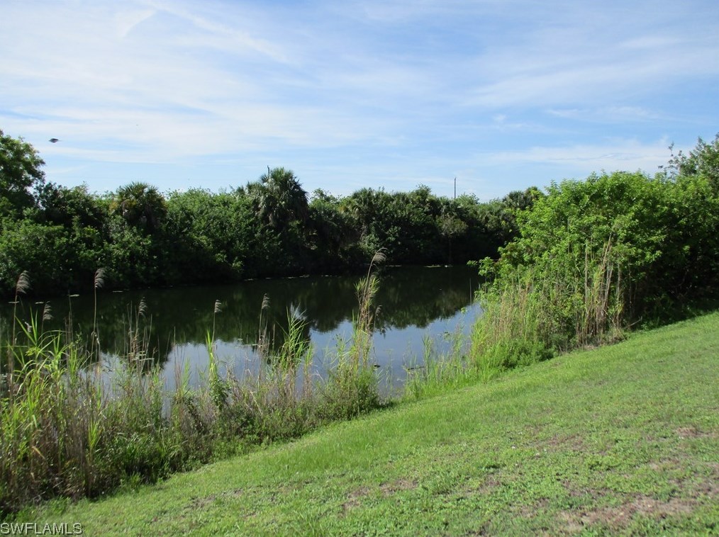 2829 5th Ave, Cape Coral, FL 33909-8812