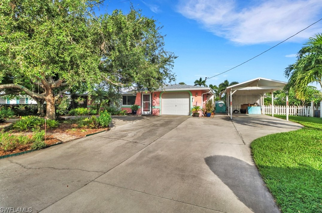 50 Estate Dr, Fort Myers, FL 33917-5316