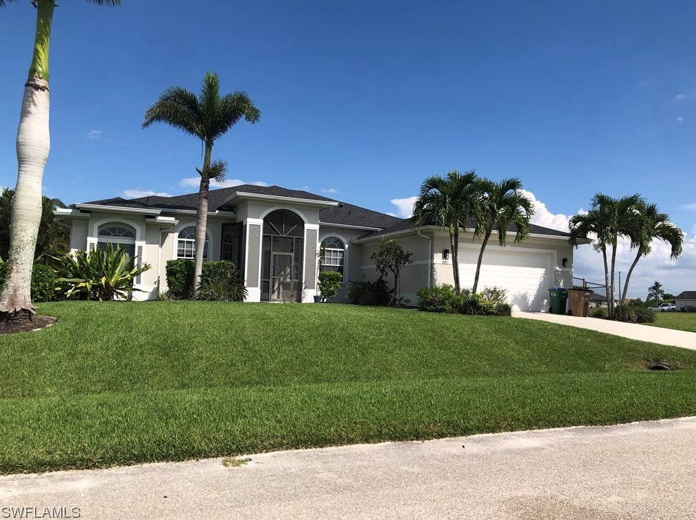 1431 37th Pl, Cape Coral, FL 33993-9518