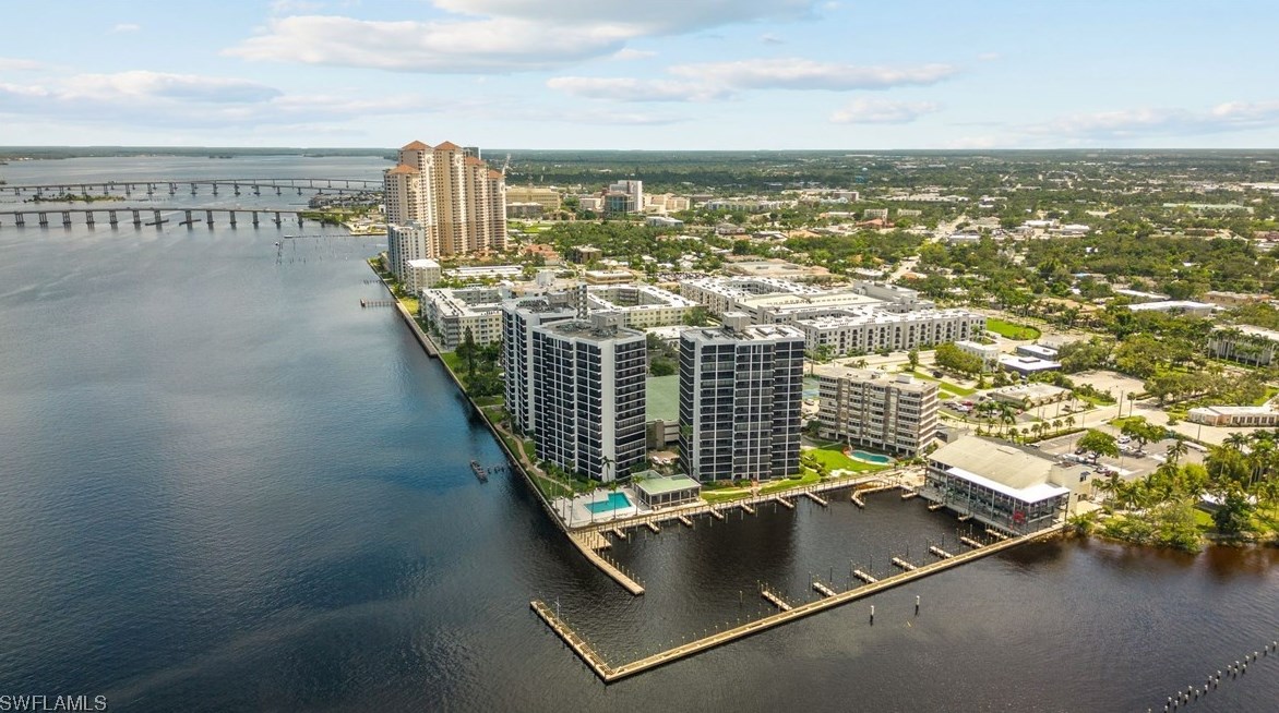 1910 Virginia Ave, Fort Myers FL  33901-3302 exterior