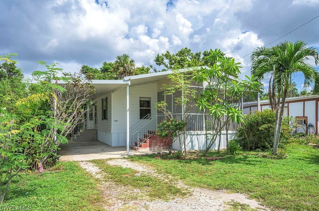 12020 Live Oak Dr, Fort Myers, FL 33908-2422