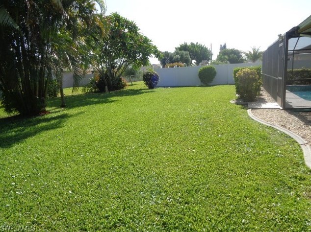 1213 Se 32nd St, Cape Coral, FL 33904