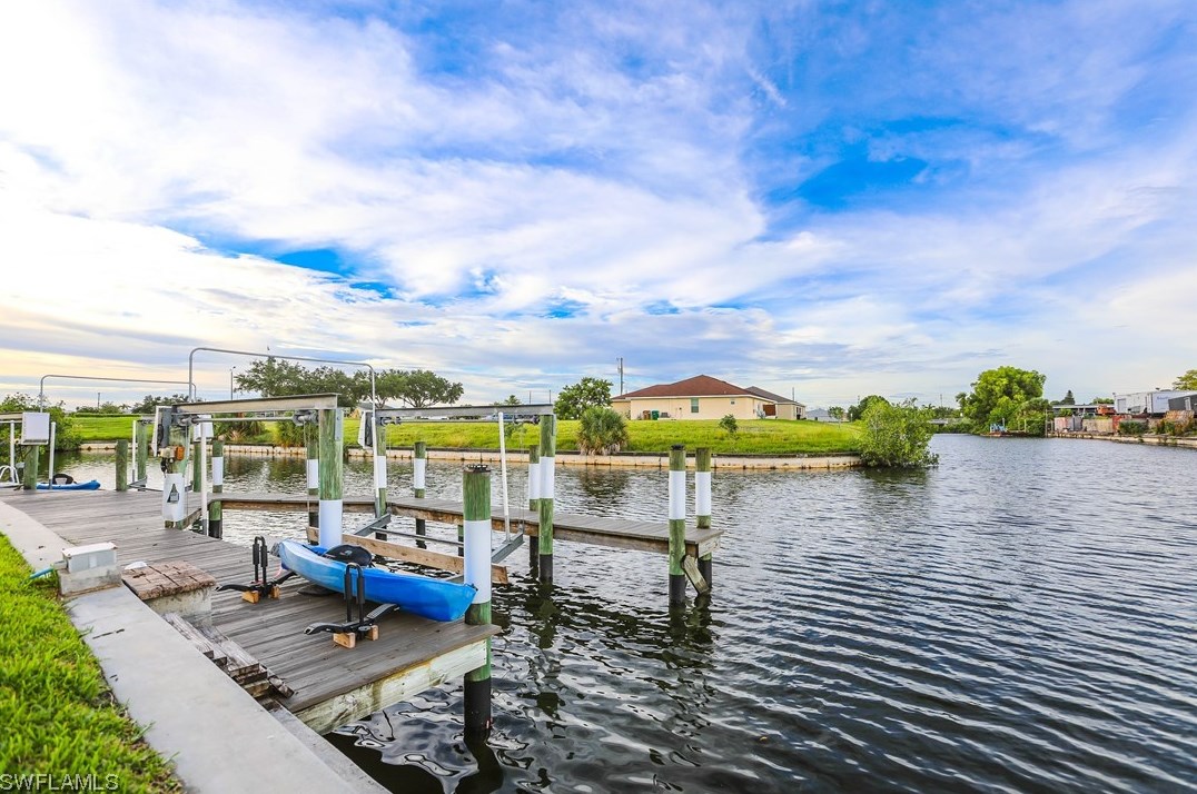 803 Se 10th St, Cape Coral, FL 33990