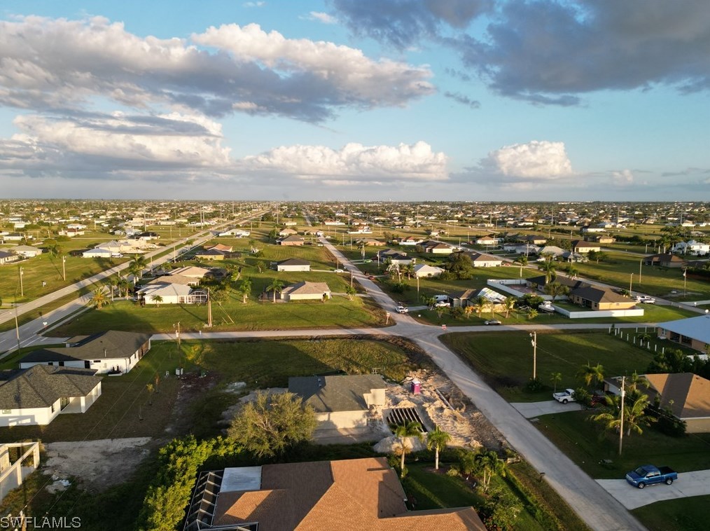 2700 7th Ter, Cape Coral FL  33993-6435 exterior