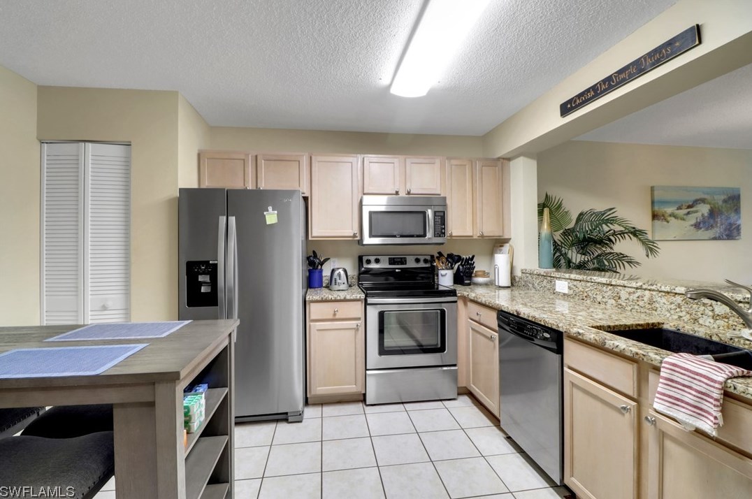 9901 Sunset Cove Ln #226, Fort Myers, FL 33919