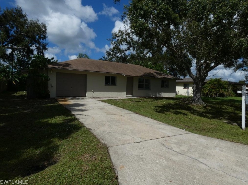 2165 Tropic Ave, Fort Myers, FL 33905-1833