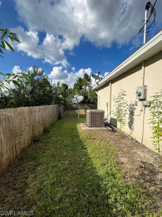 5018 Dolphin Cir, Labelle, FL 33935