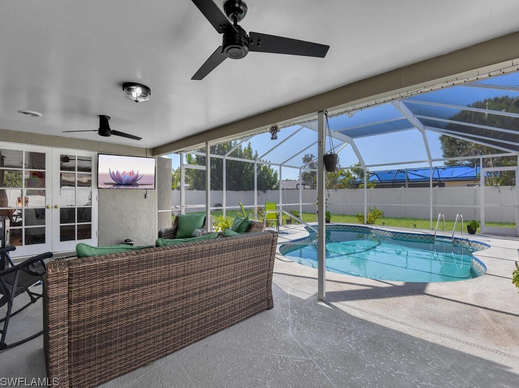 2006 13th St, Cape Coral FL  33990-4801 exterior