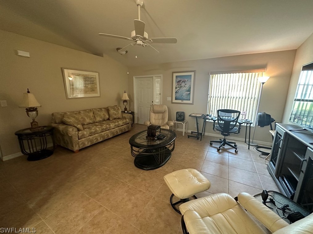 406 13th St, Cape Coral, FL 33909-0013