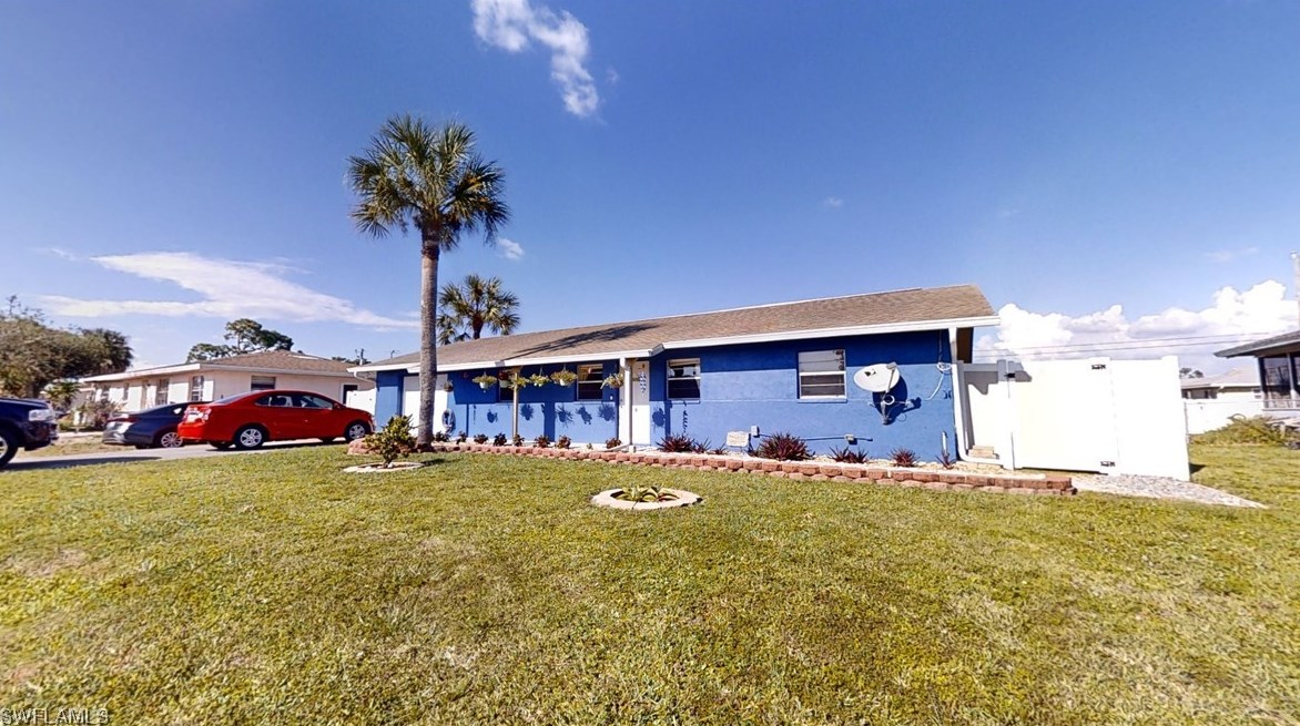 18461 Flamingo Rd, Fort Myers, FL 33967-3318