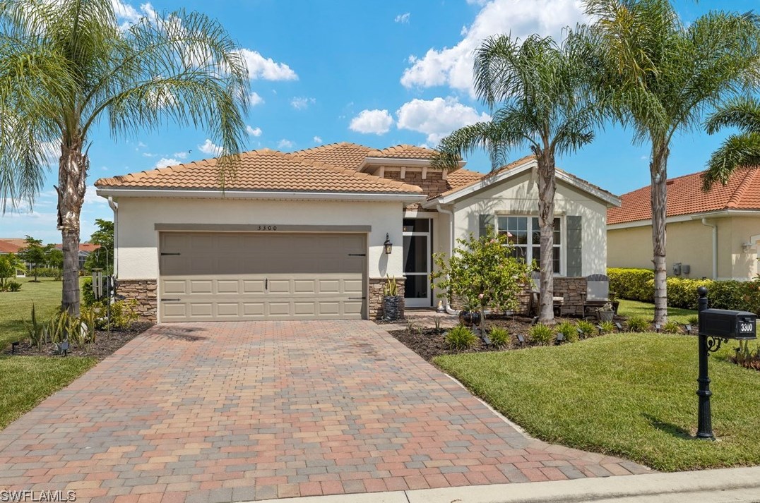 3300 Apple Blossom Dr, Alva, FL