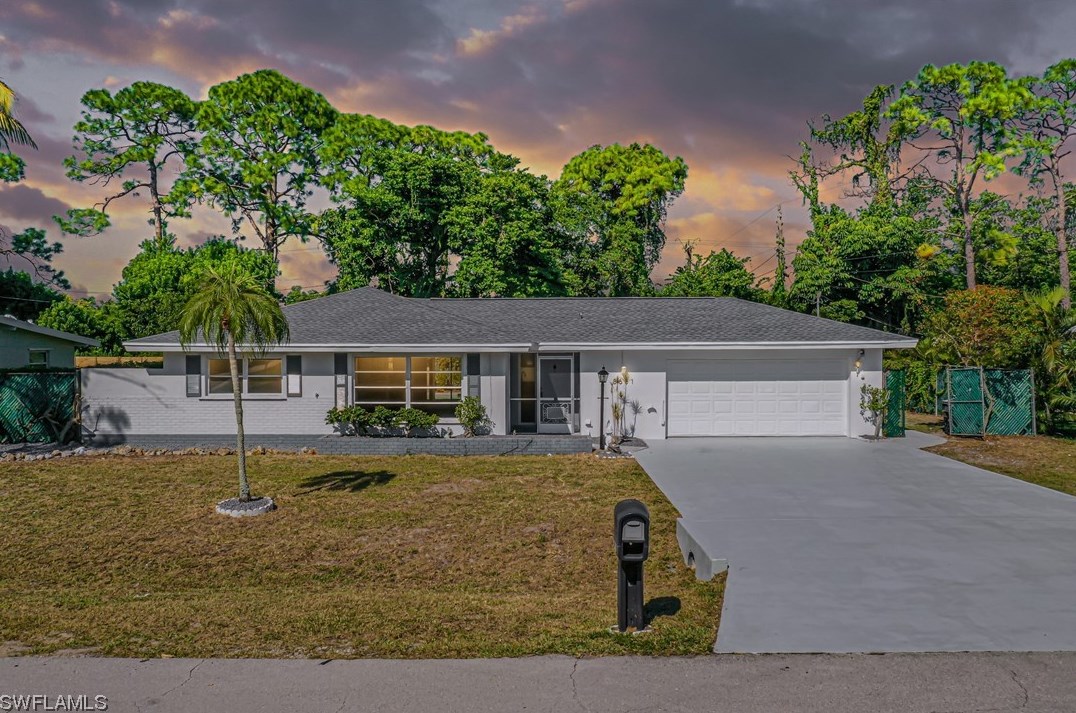 8631 Exeter St, Fort Myers, FL 33907-4303