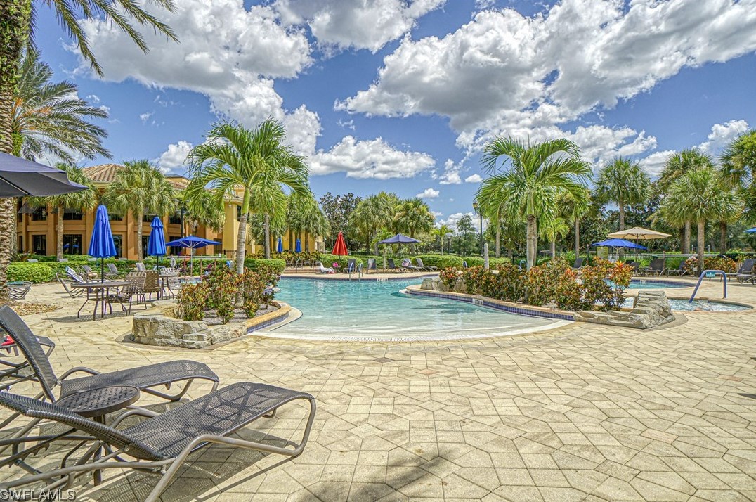 10508 Bella Vis Dr, Fort Myers FL 33913-7005 exterior