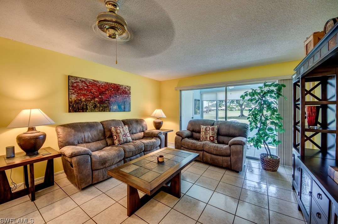 6102 Augusta Dr, Fort Myers, FL 33907-5785