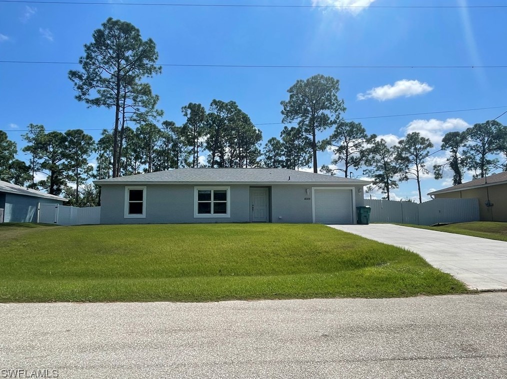 6025 Moss Cir, Labelle, FL 33935-5479