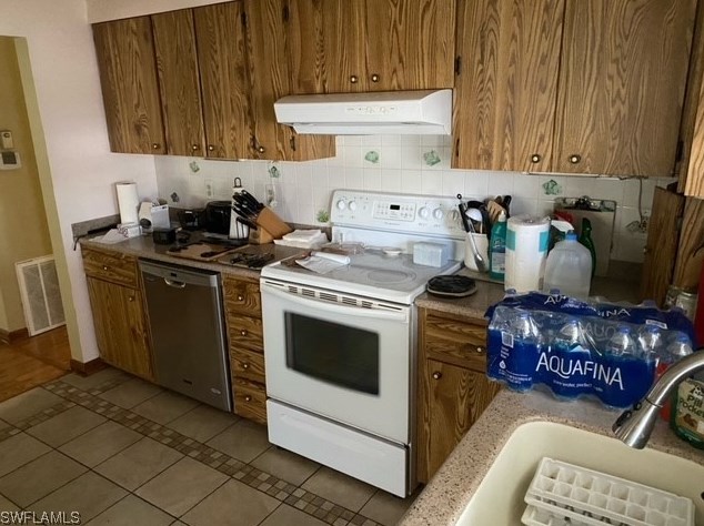 3172 Pluto Cir, Fort Myers, FL 33903-1104