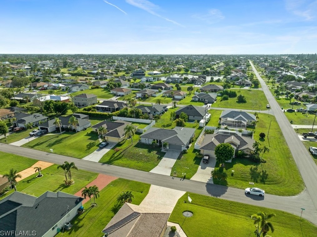 1306 10th Pl, Cape Coral FL  33990-3769 exterior