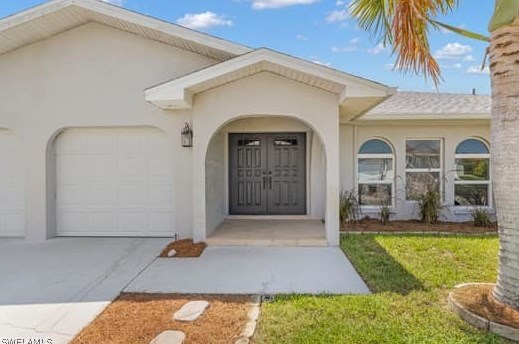 316 20th St, Cape Coral, FL 33990-2257