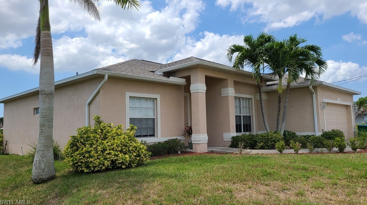902 Sw 21st Ln, Cape Coral, FL 33990