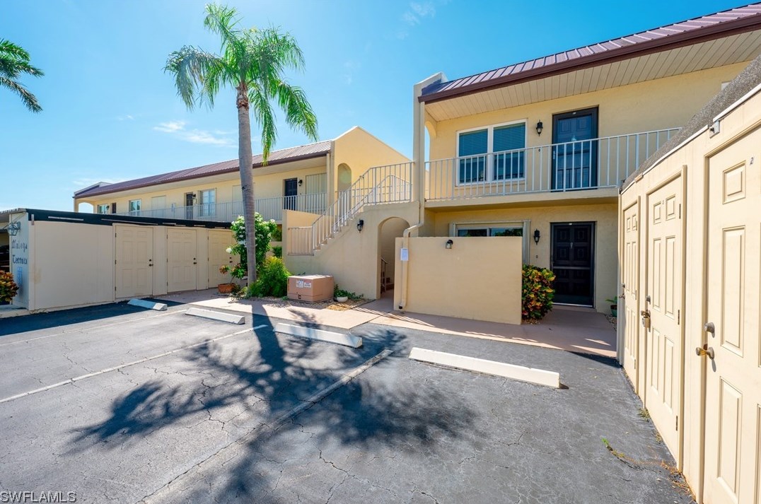 1316 46th St, Cape Coral, FL 33904-8680