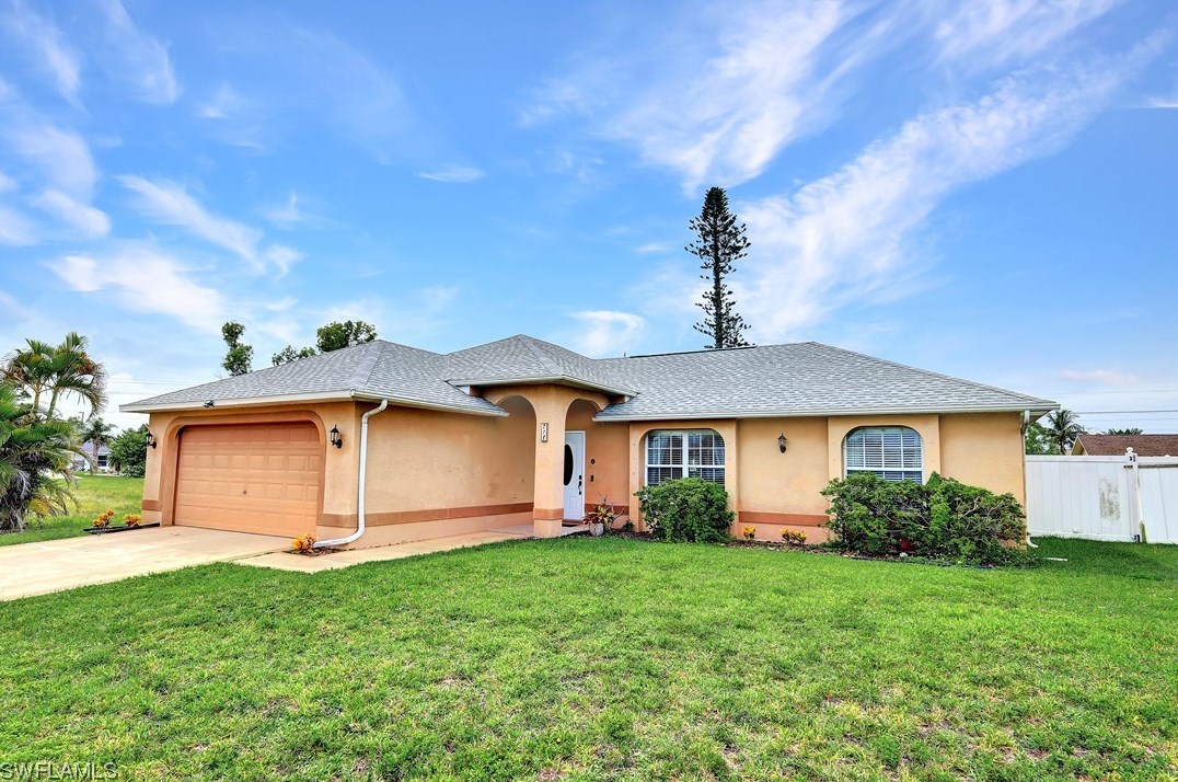 718 9th Ave, Cape Coral, FL 33990-3958