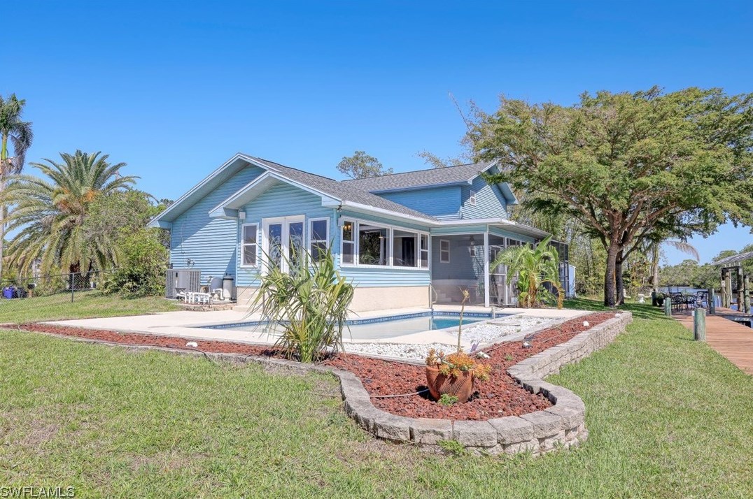 426 Seaworthy Rd, Fort Myers, FL 33903