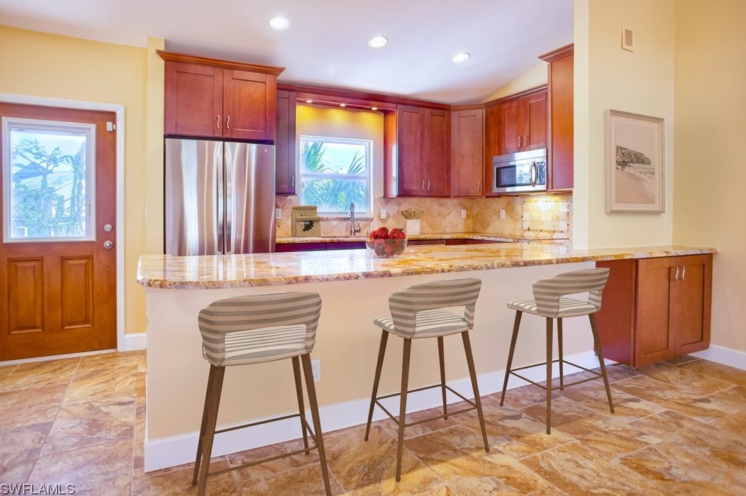 1813 Long Pt Ln, Sanibel FL 33957-2423 exterior