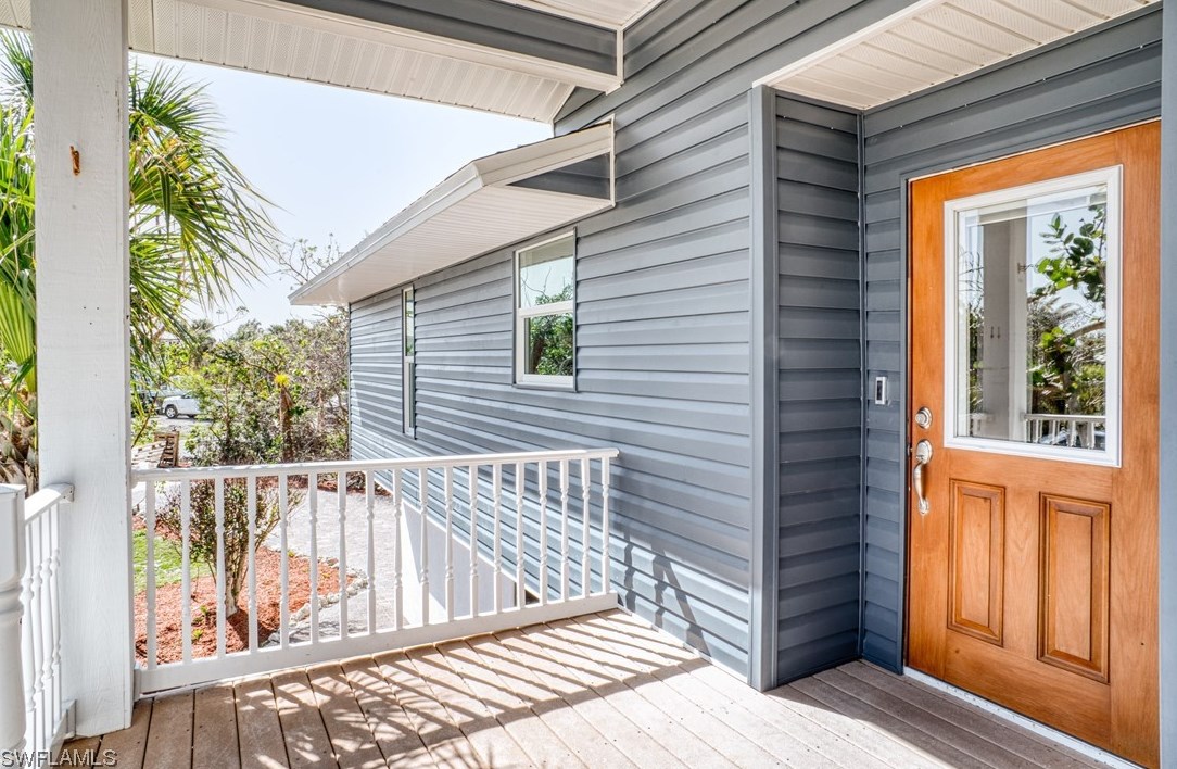 1813 Long Pt Ln, Sanibel FL 33957-2423 exterior