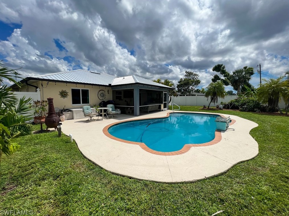 2926 Country Club Blvd, Cape Coral, FL 33904-3569