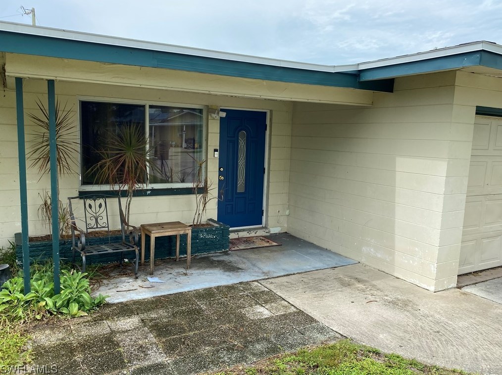 1000 Coolidge Ave, Lehigh Acres, FL 33936