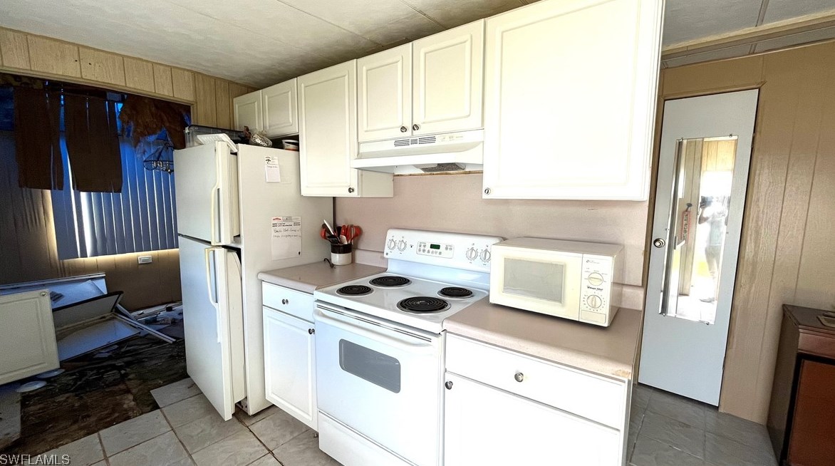 546 Freedom St, Fort Myers, FL 33917-2361