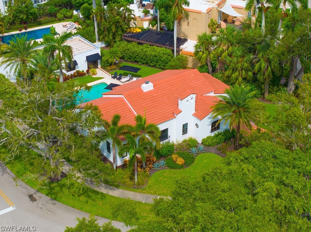 1376 Barcelona Ave, Fort Myers FL  33901-6625 exterior