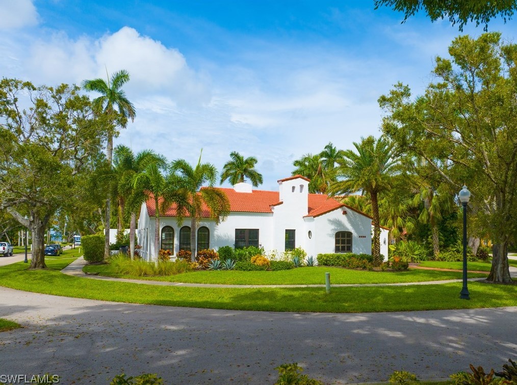 1376 Barcelona Ave, Fort Myers FL  33901-6625 exterior