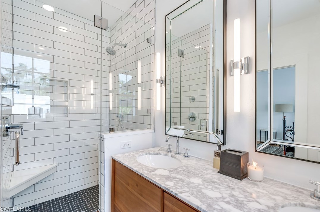 1376 Barcelona Ave, Fort Myers FL  33901-6625 exterior