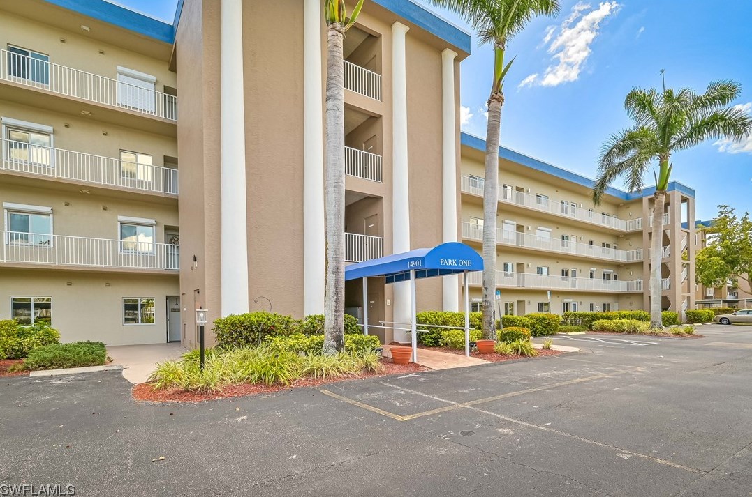 14901 Park Lake Dr, Fort Myers, FL 33919-2147