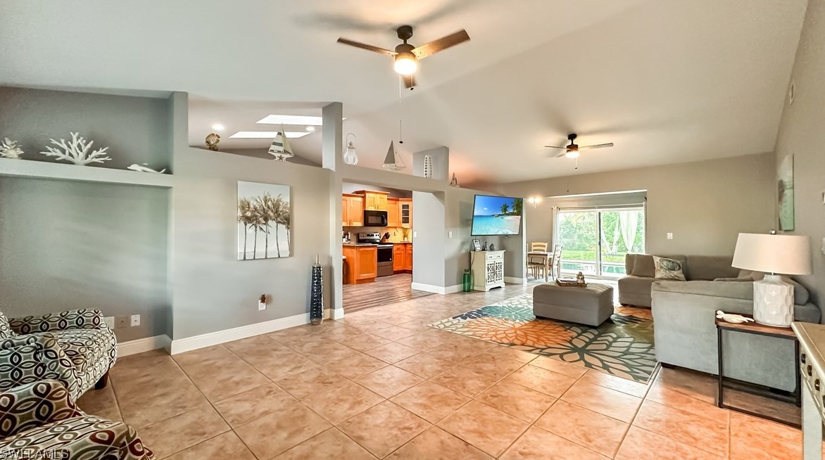 1324 Sw 1st Ave, Cape Coral, FL 33909