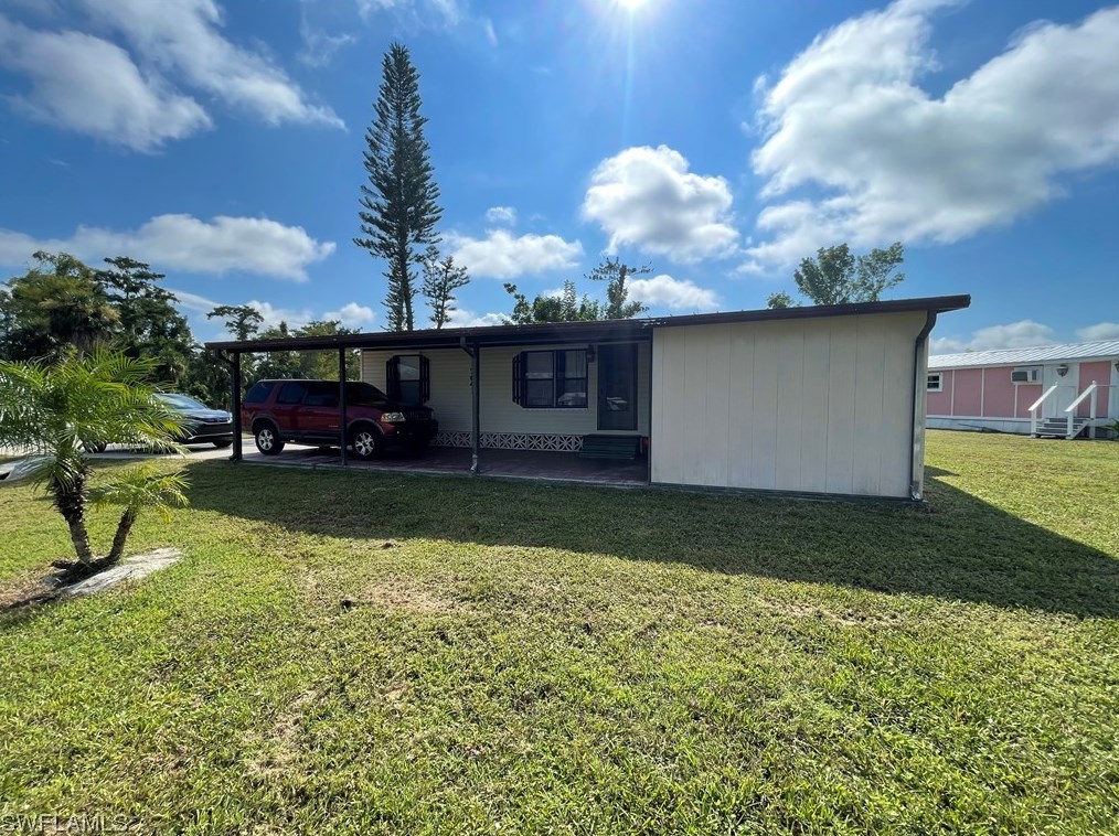 7641 Peyraud Dr, Fort Myers, FL 33917-2471
