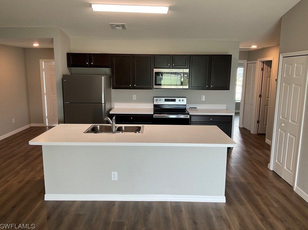 928 Ne 13th Pl, Cape Coral, FL 33909
