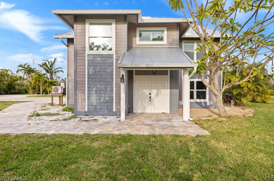 9393 Peaceful Dr, Sanibel, FL 33957