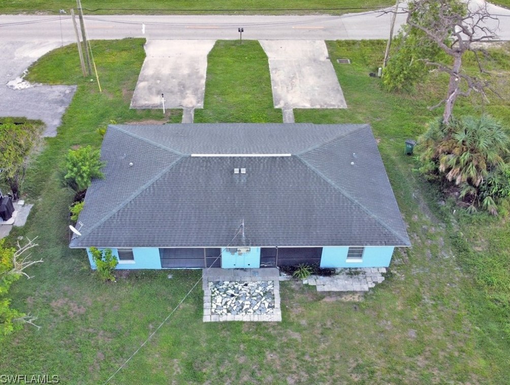 947 Pine Island Ln, Cape Coral, FL 33909-2633