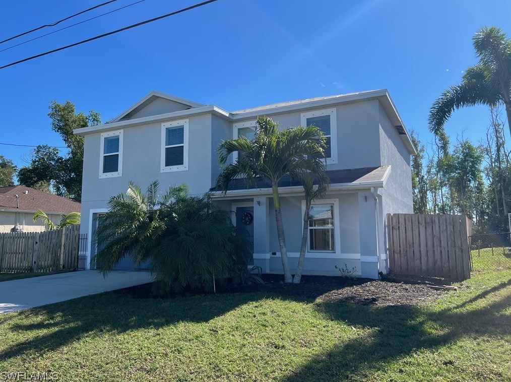 2208 32nd St, Cape Coral, FL 33904-4052