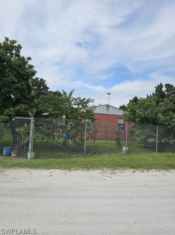 851 Alverdez Ave, Clewiston, FL 33440-4001