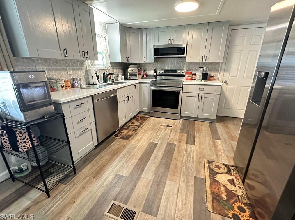155 Overland Trl, Fort Myers, FL 33917-3049