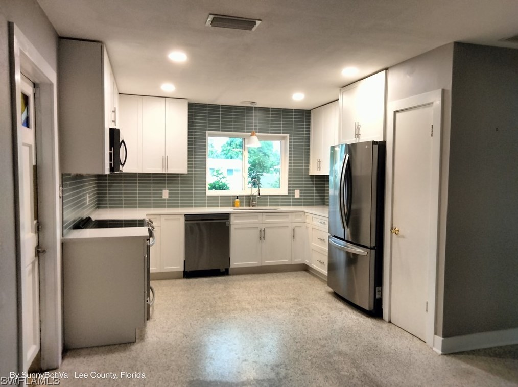 1751 Woodlawn Ave, Fort Myers, FL 33901
