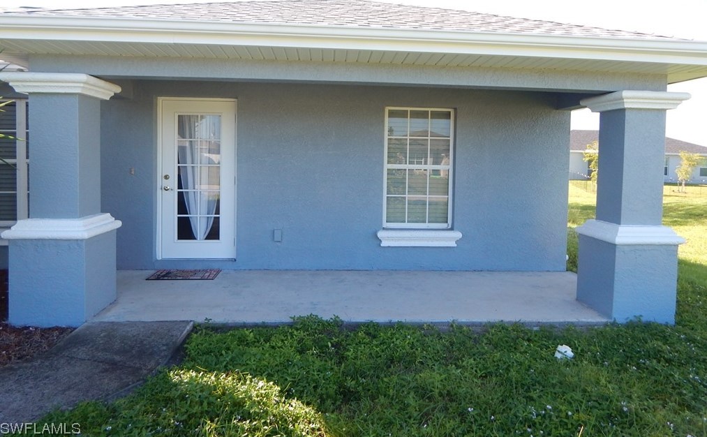 1008 40th St, Cape Coral, FL 33909-6236