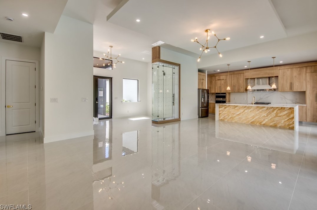 2721 5th St, Cape Coral, FL 33991-1128